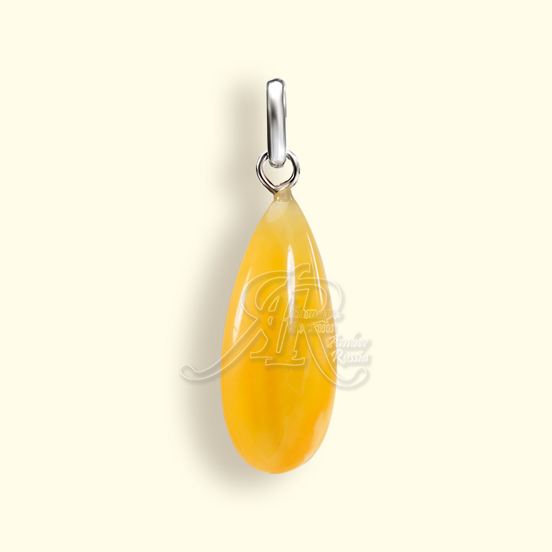 Кулон, янтарь